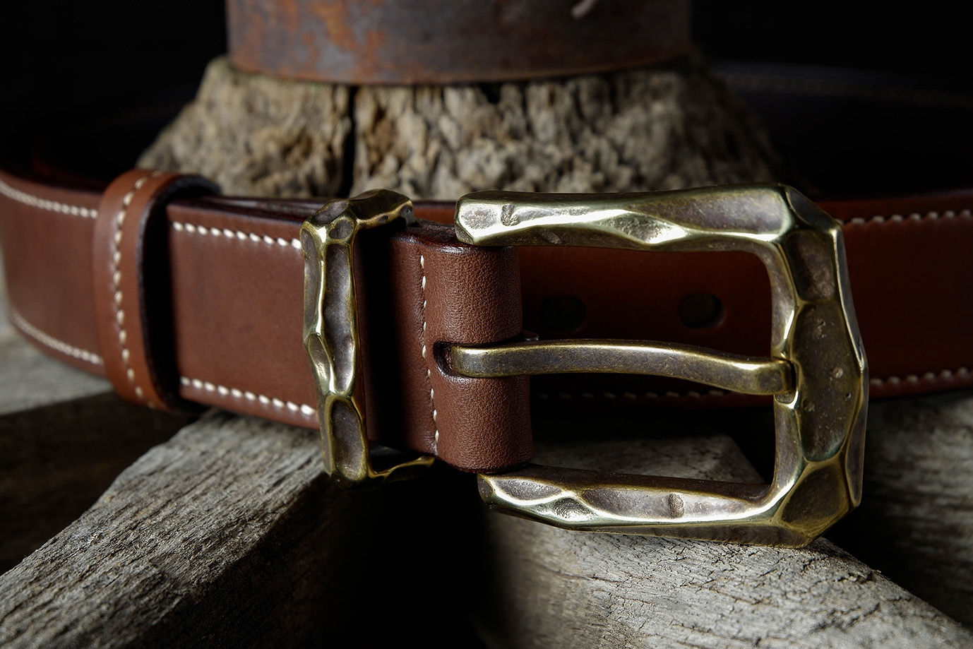 мужской ремень, кожаный ремень, для джинсов, коричневая кожа, толстый ремень, пряжка литая латунь, ширина 40 мм, 4 см, ручная работа, Grossone, водяной буйвол, надежная пряжка, японская кожа, ручная прошивка, брючный, джинсовый ремень, классический ремень, купить ремень, заказать ремень, ремень под заказ, ремень большой размер, авторские пряжки, необычные пряжки, пряжка primal