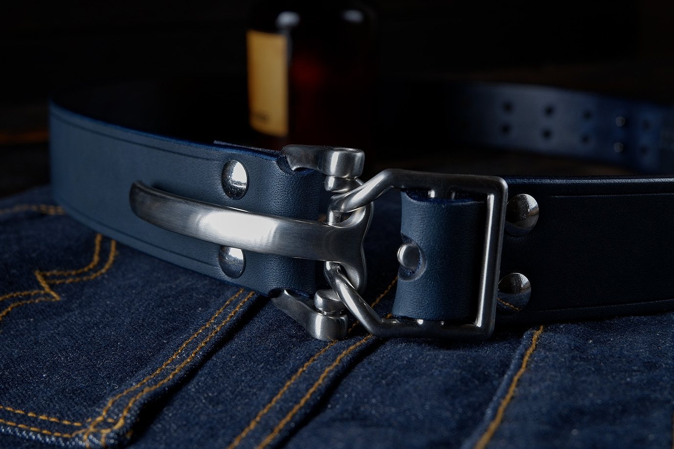 мужской ремень, кожаный ремень, для джинсов, синяя кожа, толстый ремень, пряжка нержавеющая сталь, ширина 40 мм, 4 см, ручная работа, Grossone, водяной буйвол, надежная пряжка, японская кожа, ручная прошивка, брючный, джинсовый ремень, классический ремень, купить ремень, заказать ремень, ремень под заказ, ремень большой размер, необычные пряжки, пряжка литлтон