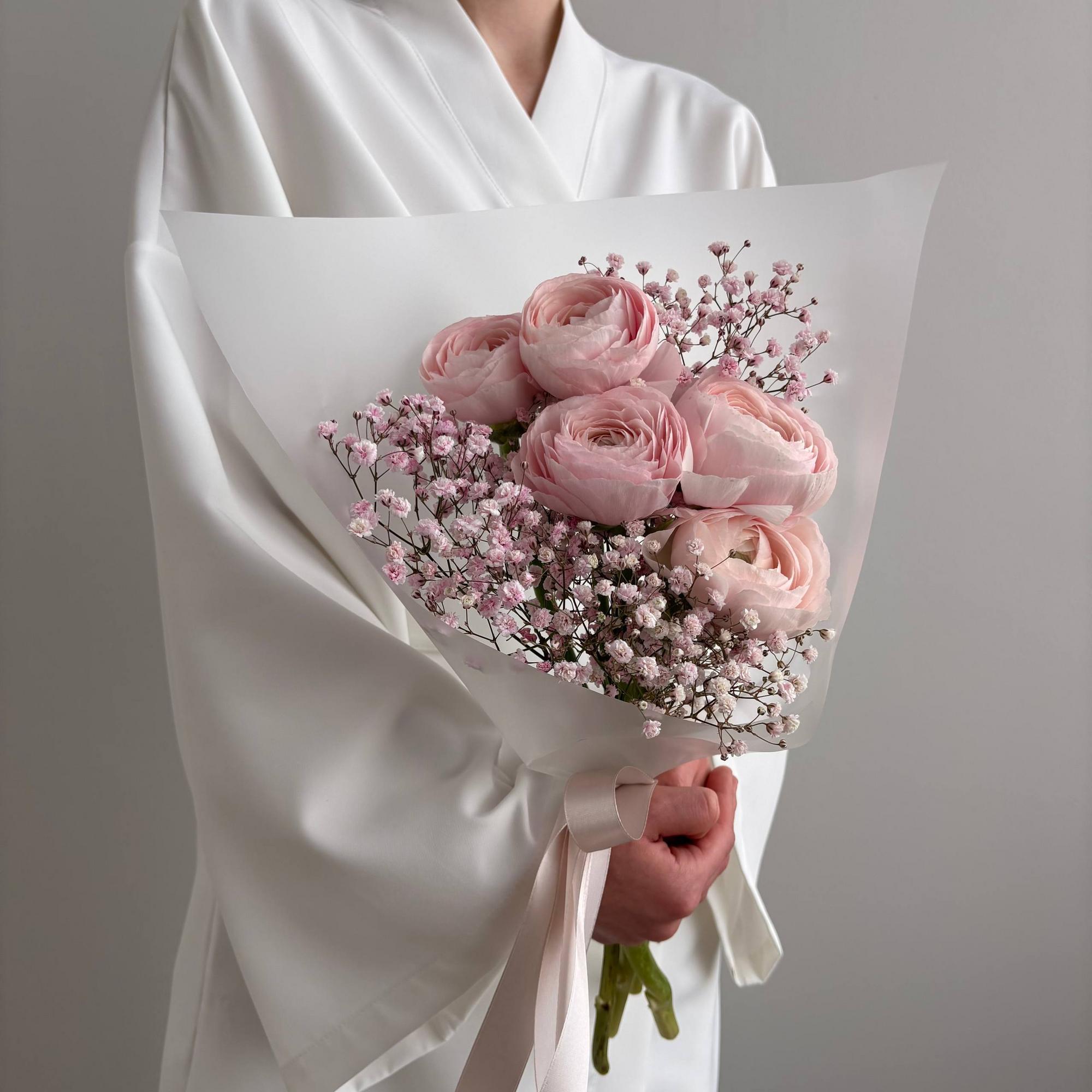 Ранункулюсы и гипсофила M