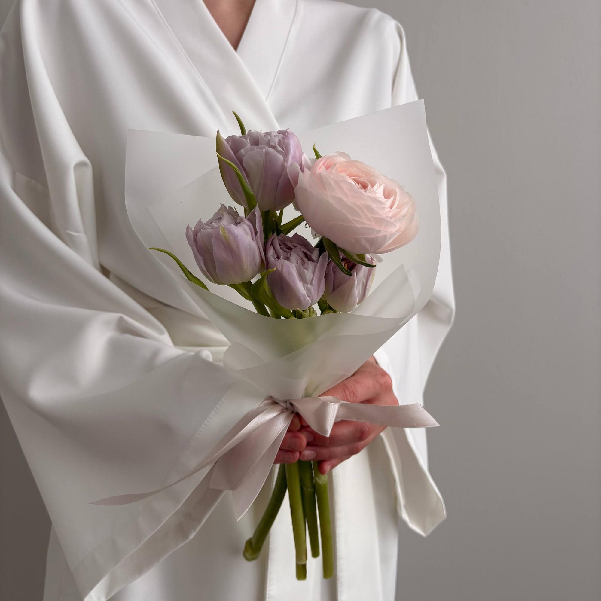 Ранункулюсы и тюльпаны S