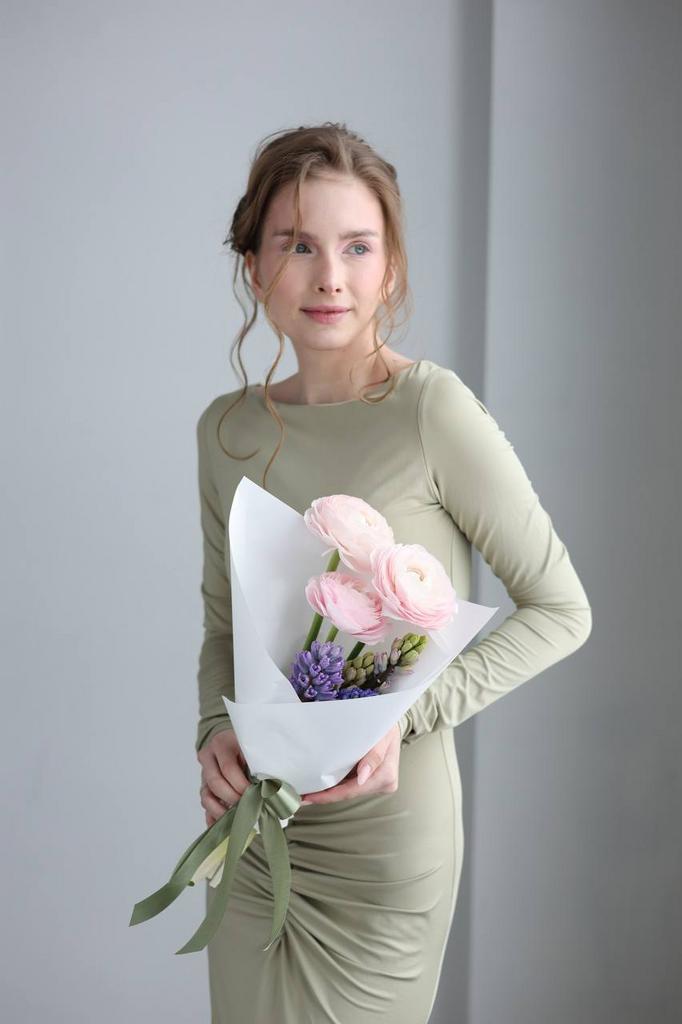 Ранункулюсы и гиацинты M_4800р