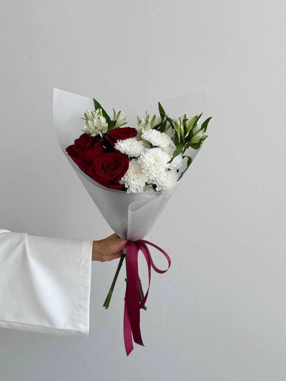 Сборный букет с розами S