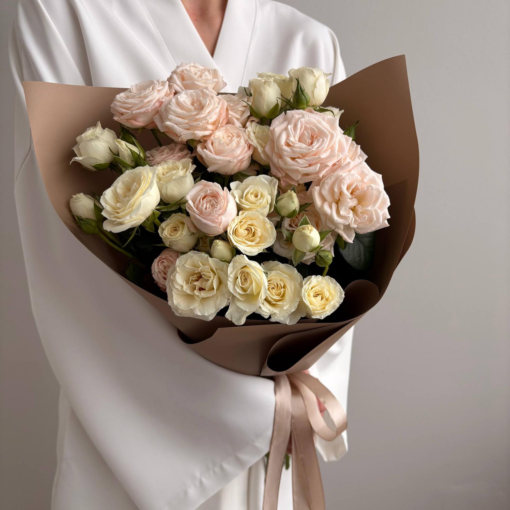 Кустовые розы 7 шт