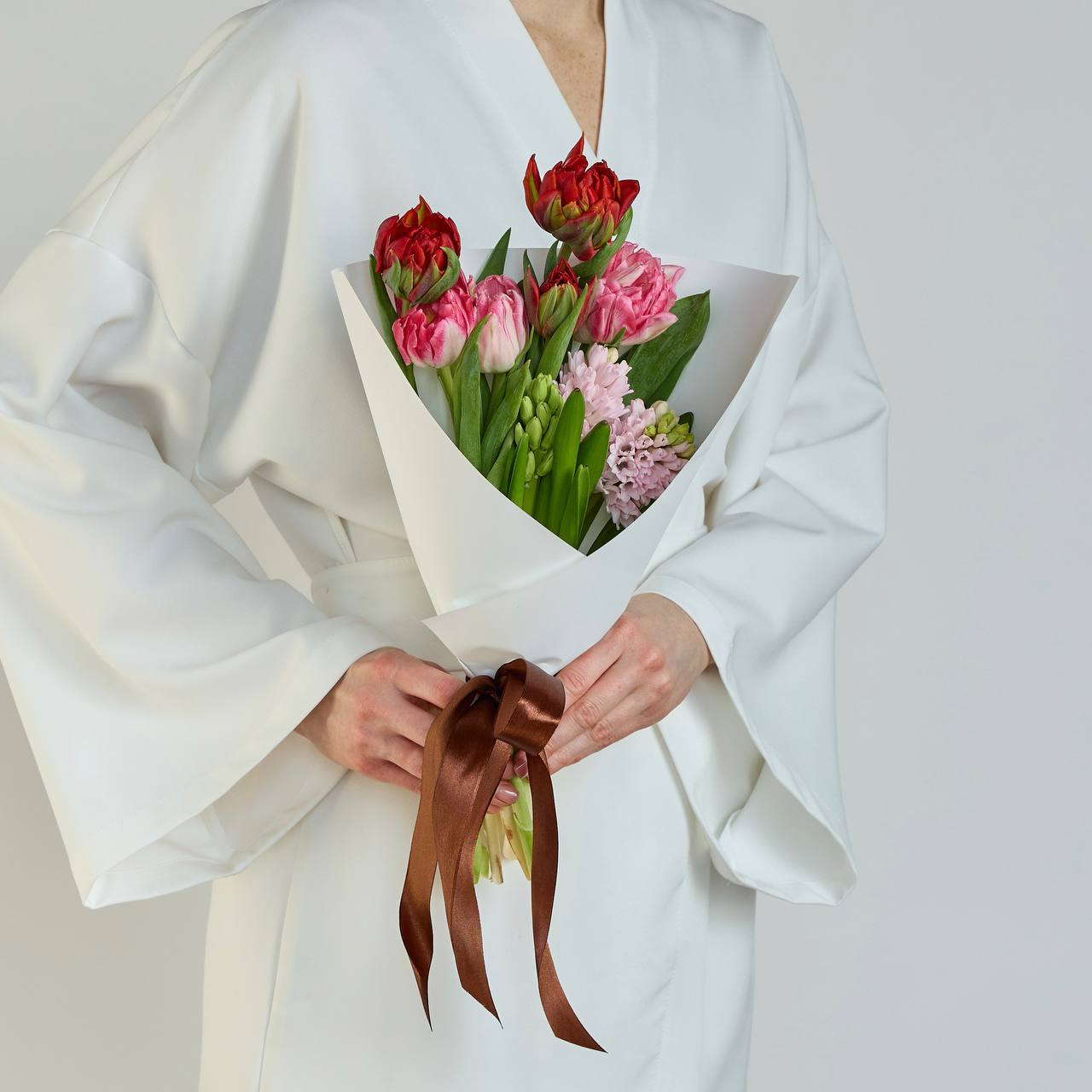 Яркие тюльпаны и гиацинты M