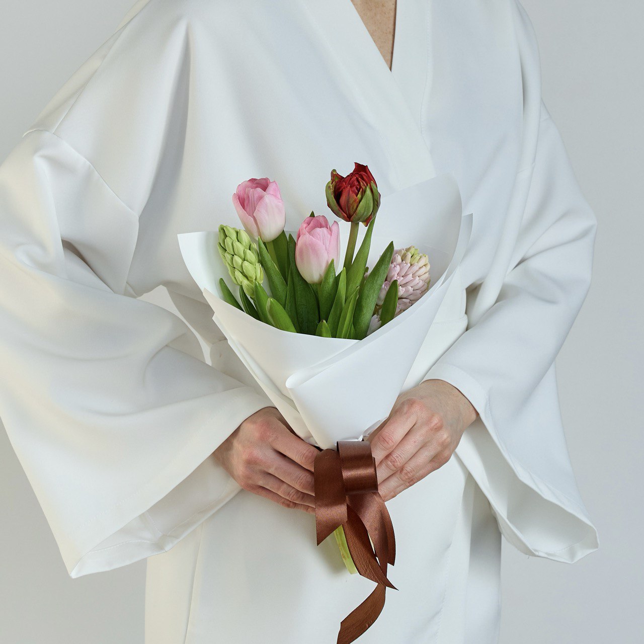 Яркие тюльпаны и гиацинты S