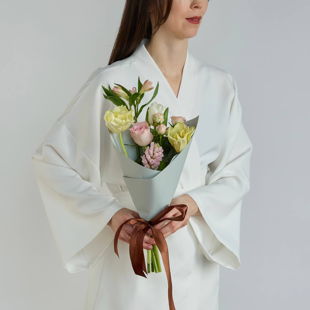 Нежный весенний букет S