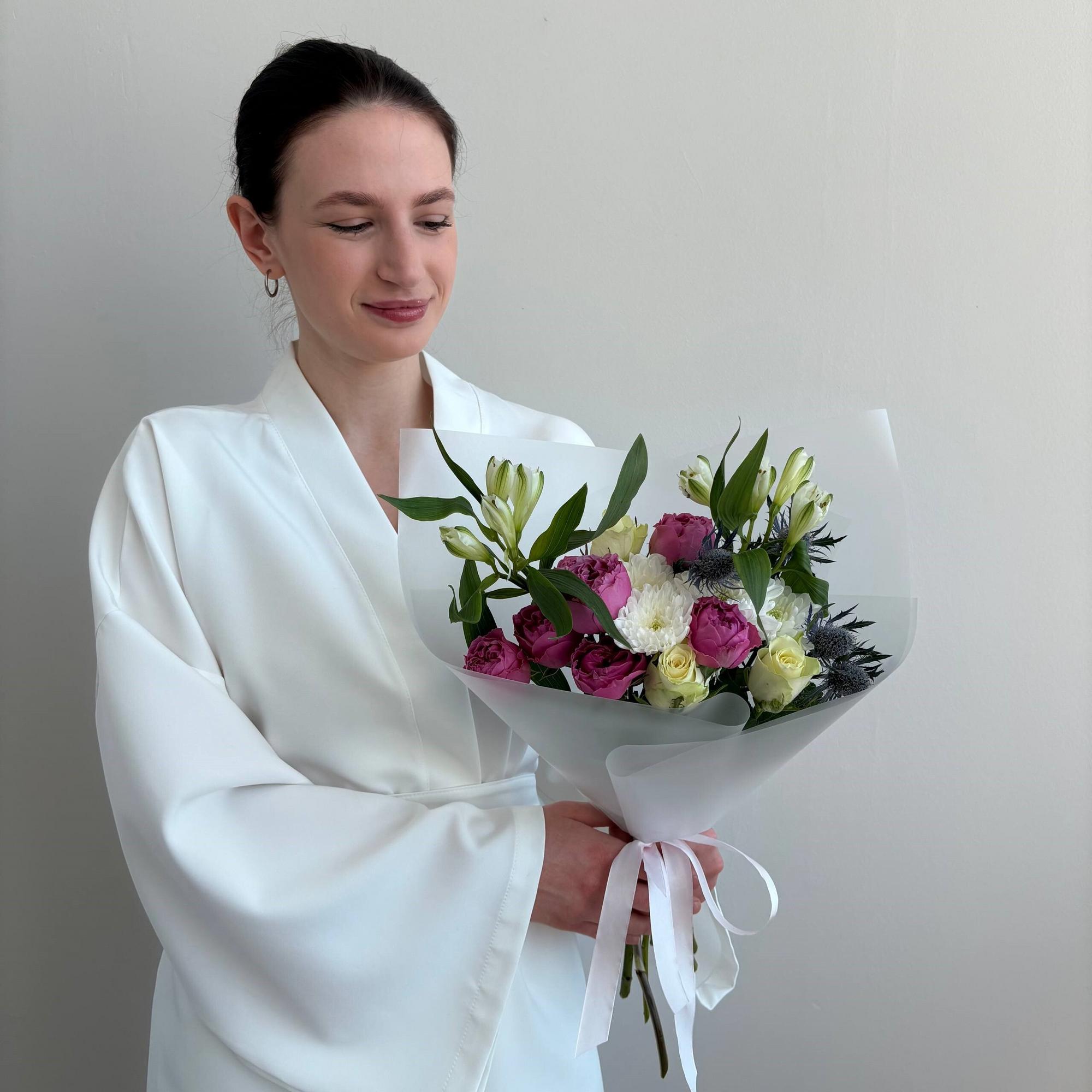 Стильный букет с эрингиумом