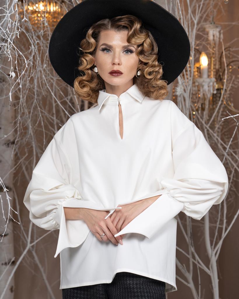 Блуза с объемным рукавом (белый)