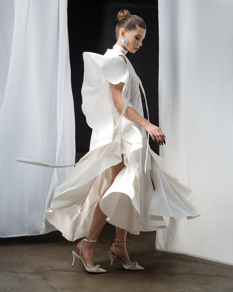 Платье-рубашка с оборками макси (белый)