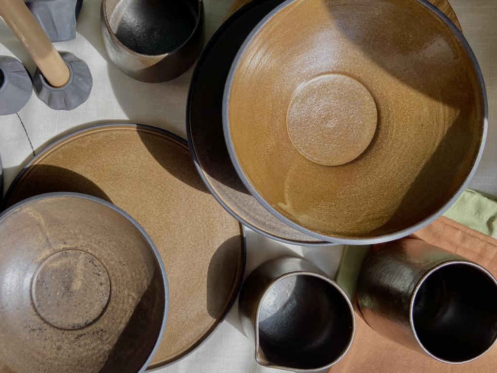 Серия коричневой посуды из черной глины