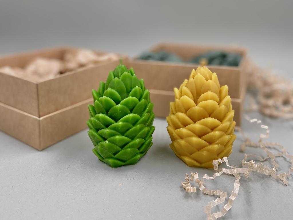 Свеча из пчелиного воска Шишка