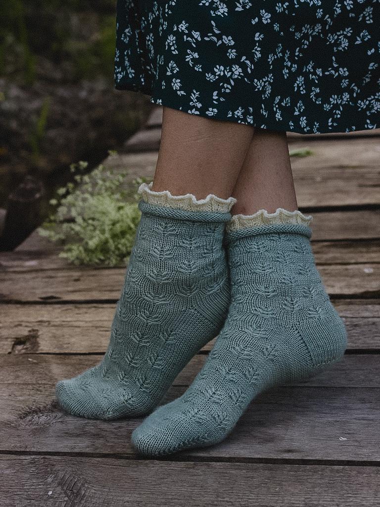 Описание вязания носков "Первоцветы"