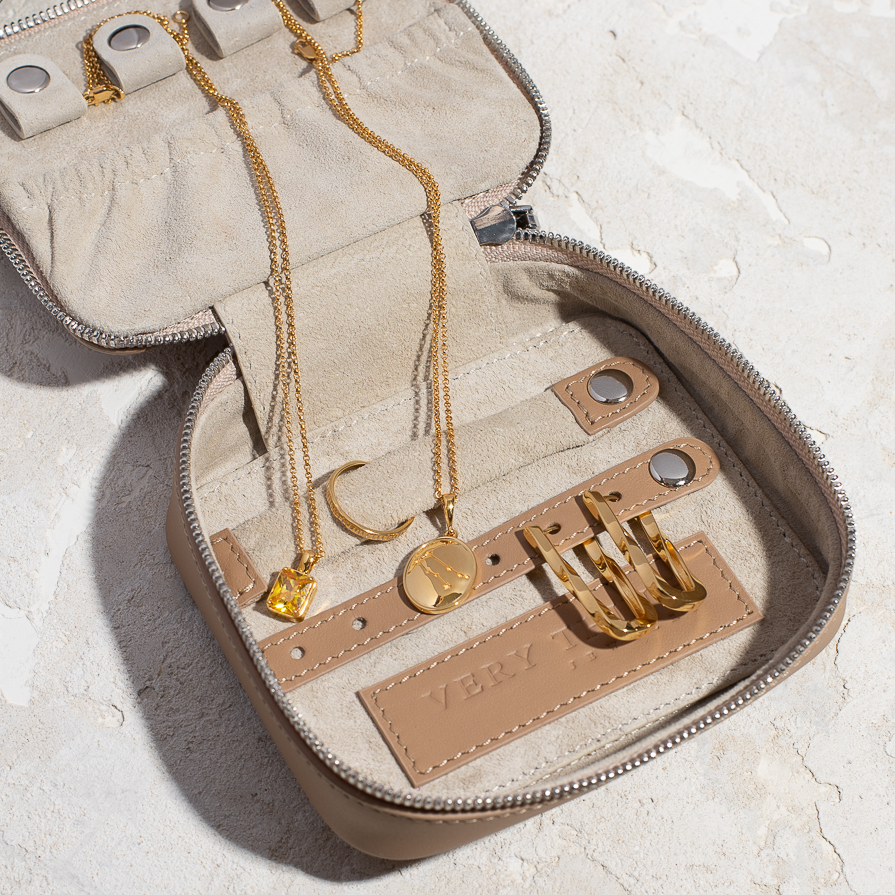 Футляр для украшений VIESTE из мягкой итальянской кожи в Ореховом цвете