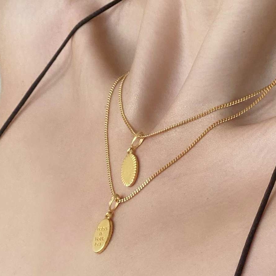 Медальон ISPIRAZIONE двусторонний c гравировкой "TODAY IS YOUR DAY" с позолотой