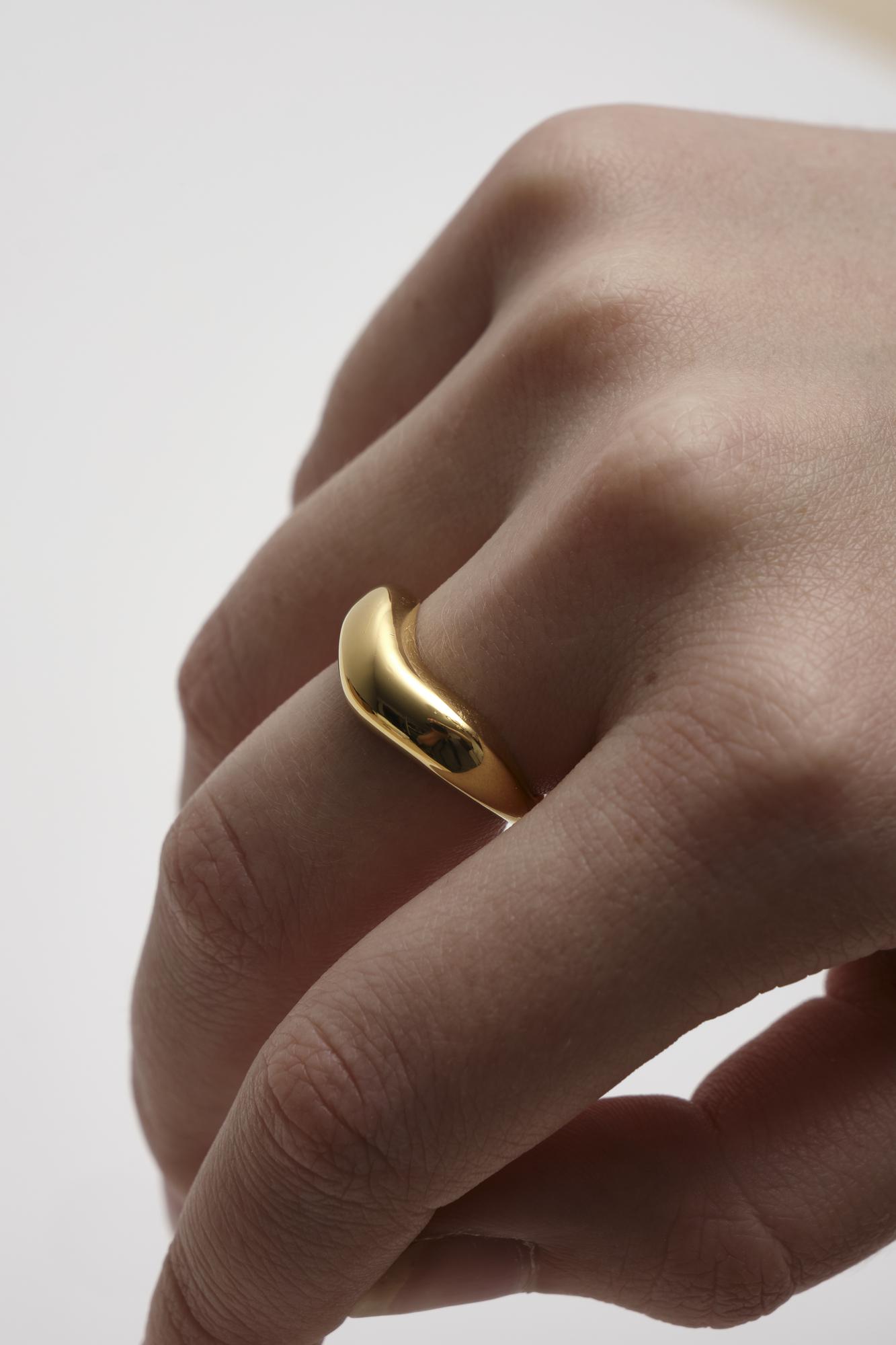 Кольцо RIOMAGGIORE с гравировкой с позолотой