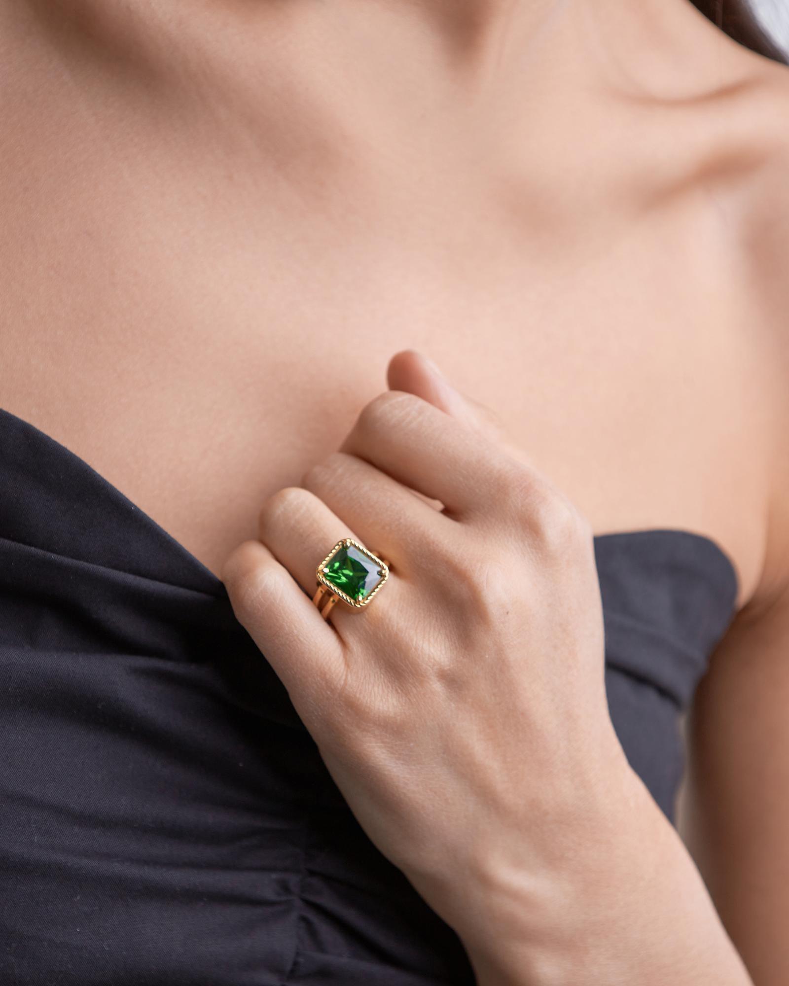 Кольцо FENICE с изумрудным фианитом