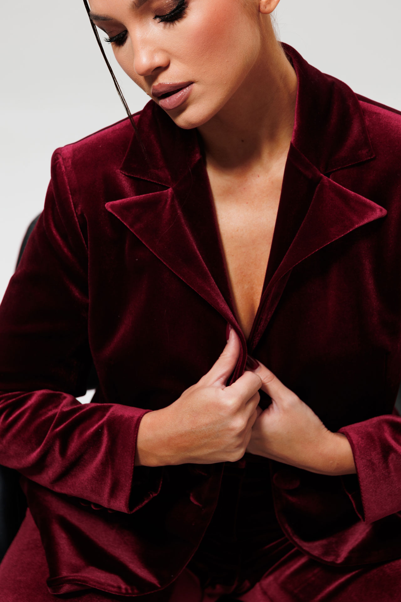 Костюм бордовый бархатный с жакетом и брюками арт. 11691/1