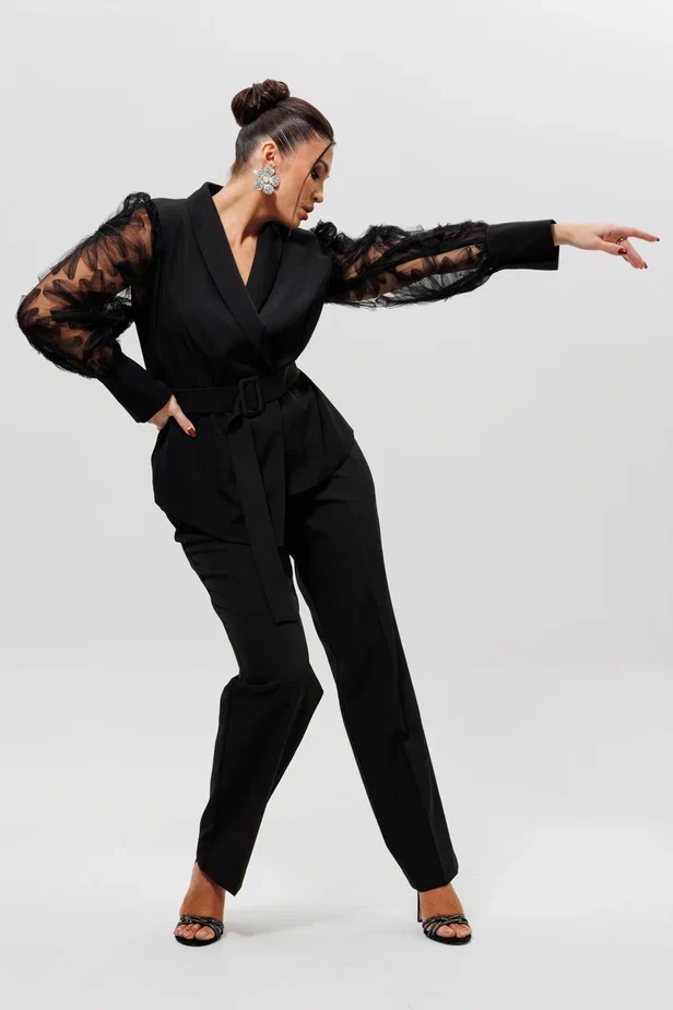 Костюм черный с кружевными рукавами арт. 12071