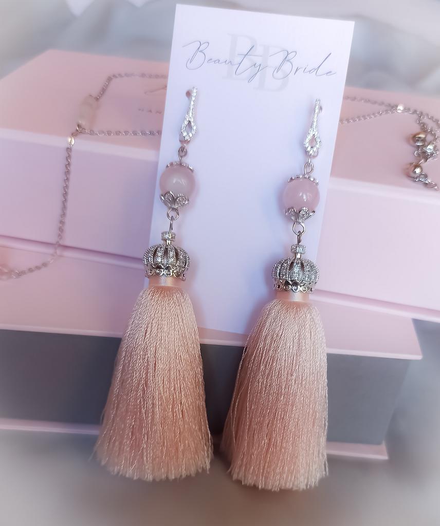 Серьги-кисти в пудовом цвете