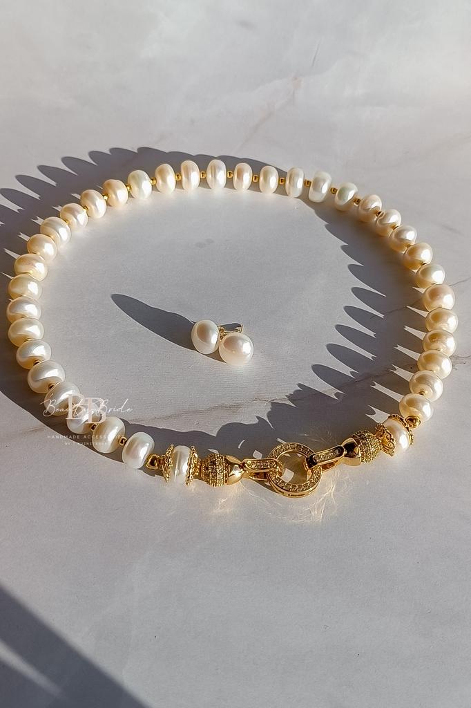 Жемчужное колье и серьги-пусеты