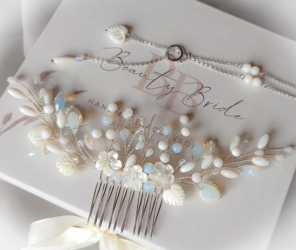 Гребень и колье с лунным камнем и перламутром