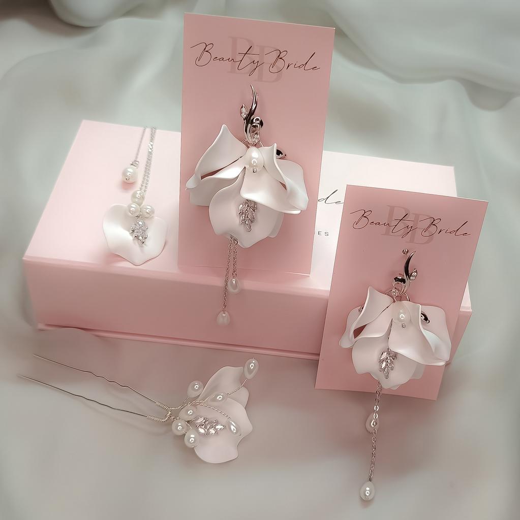 Свадебный комплект украшений "Лепестки"