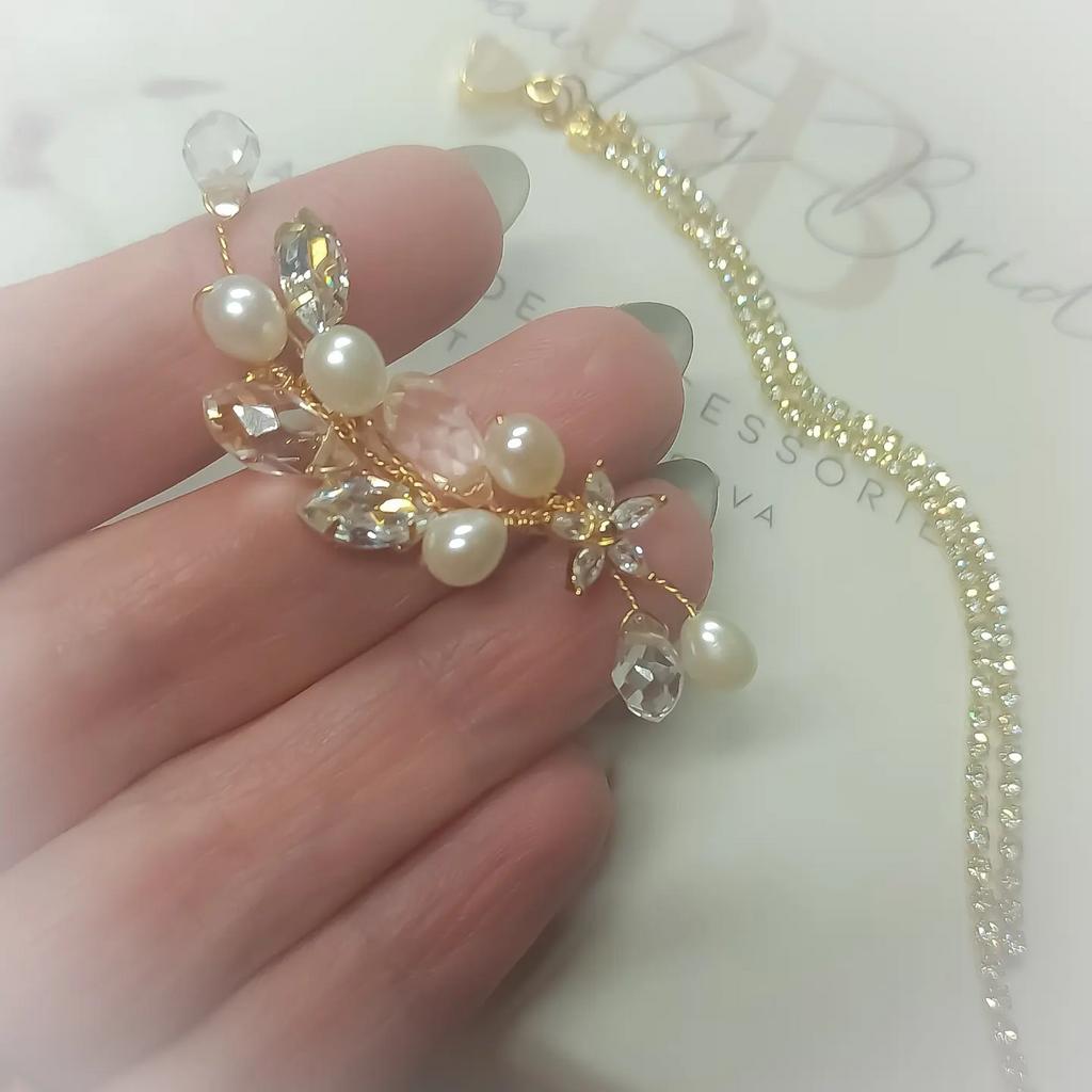 Кафф со стразовой цепочкой