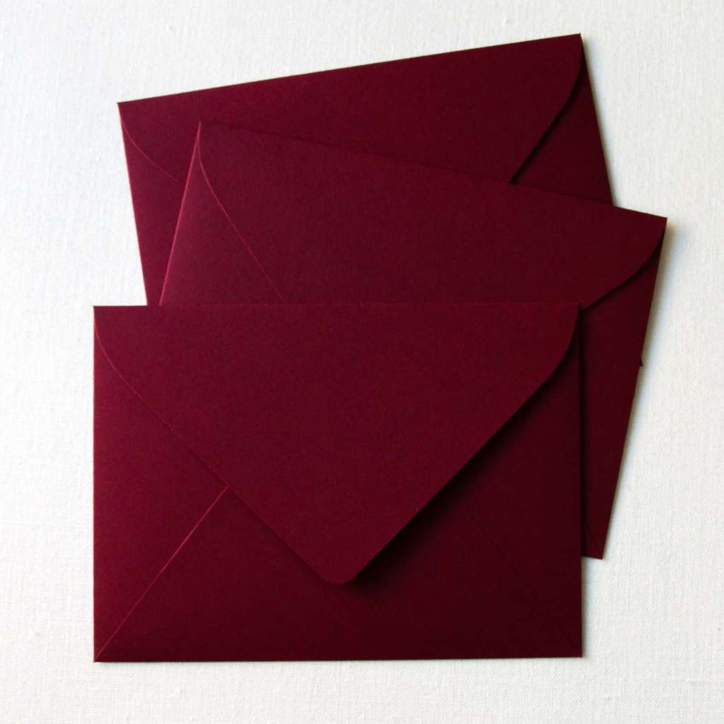 Конверт из дизайнерской бумаги Carmine