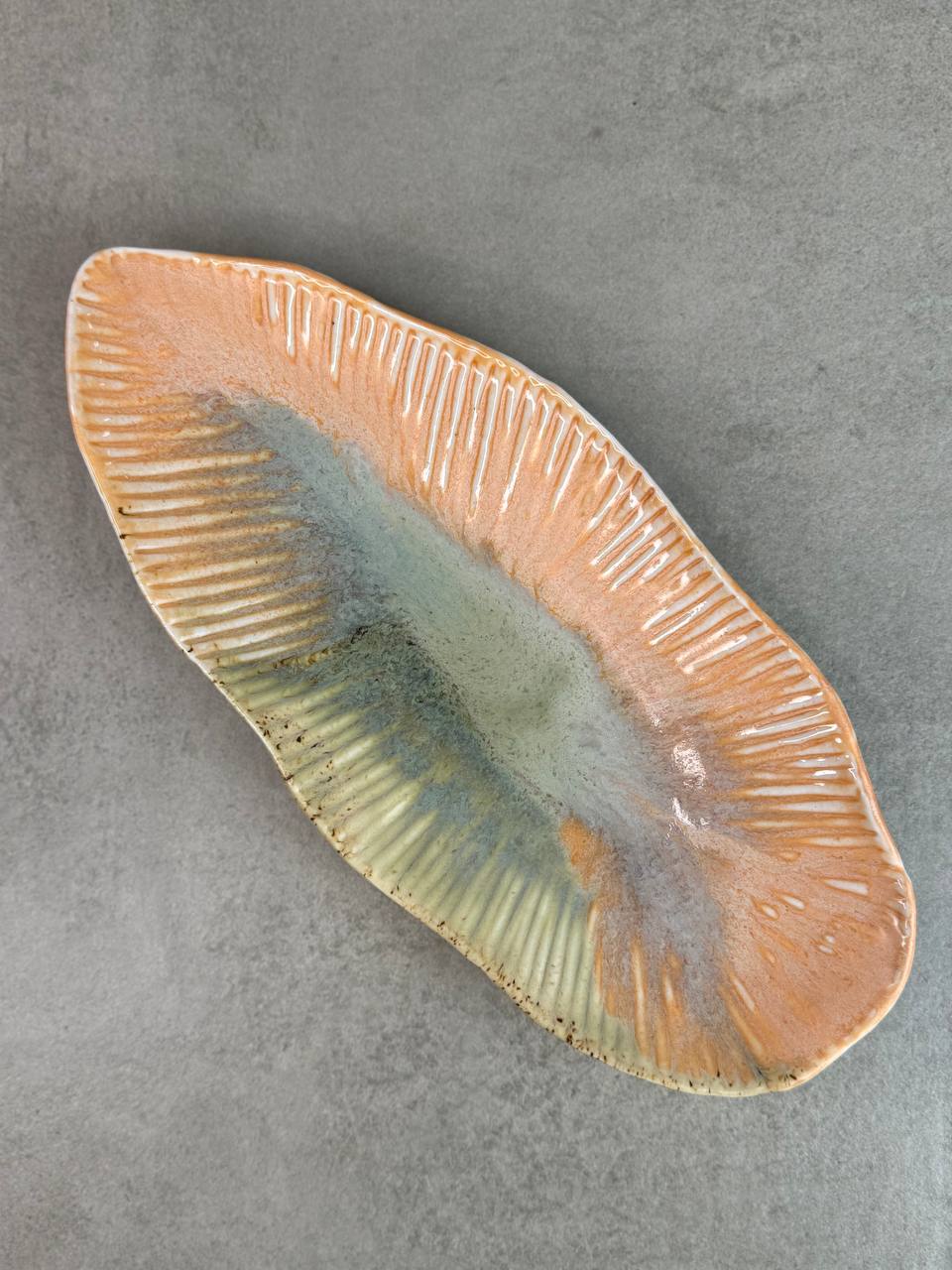 Тарелка Лист 32/14см