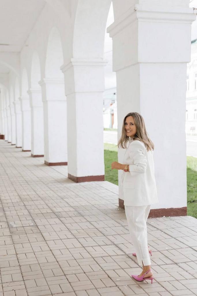 Брюки укороченные молочного цвета