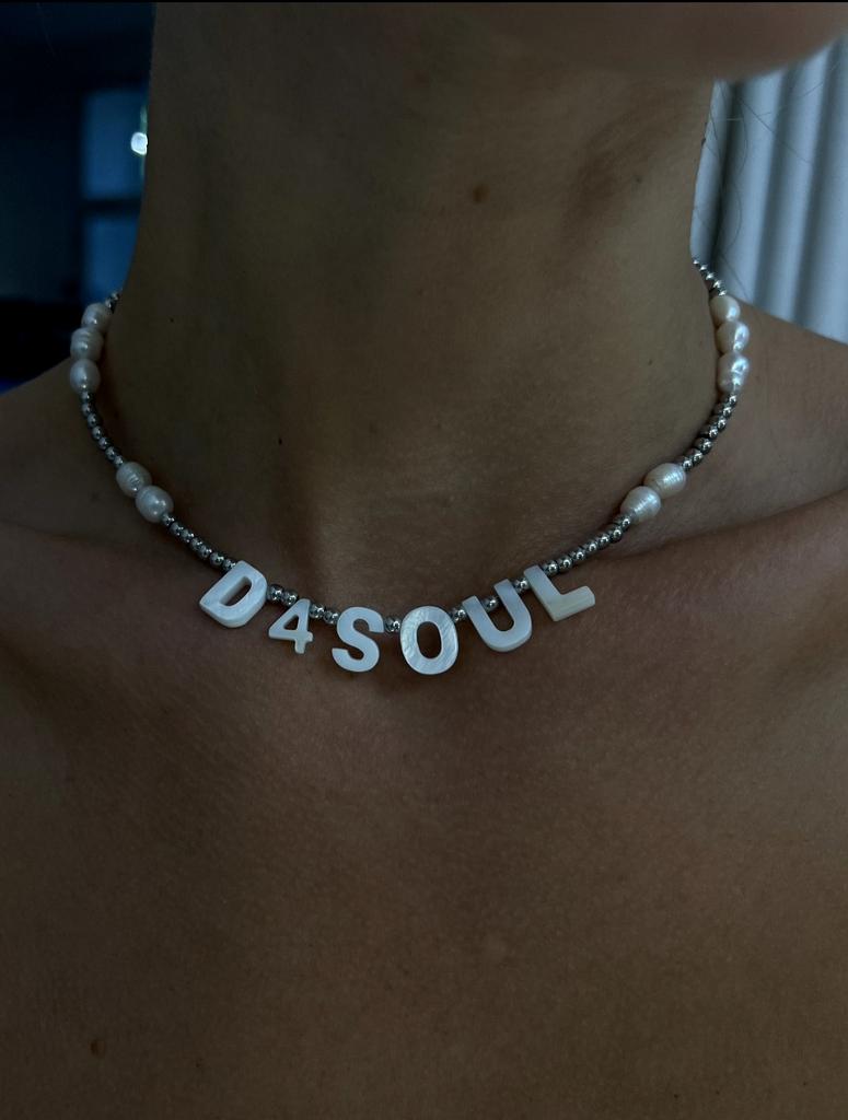 Чокер с брендом