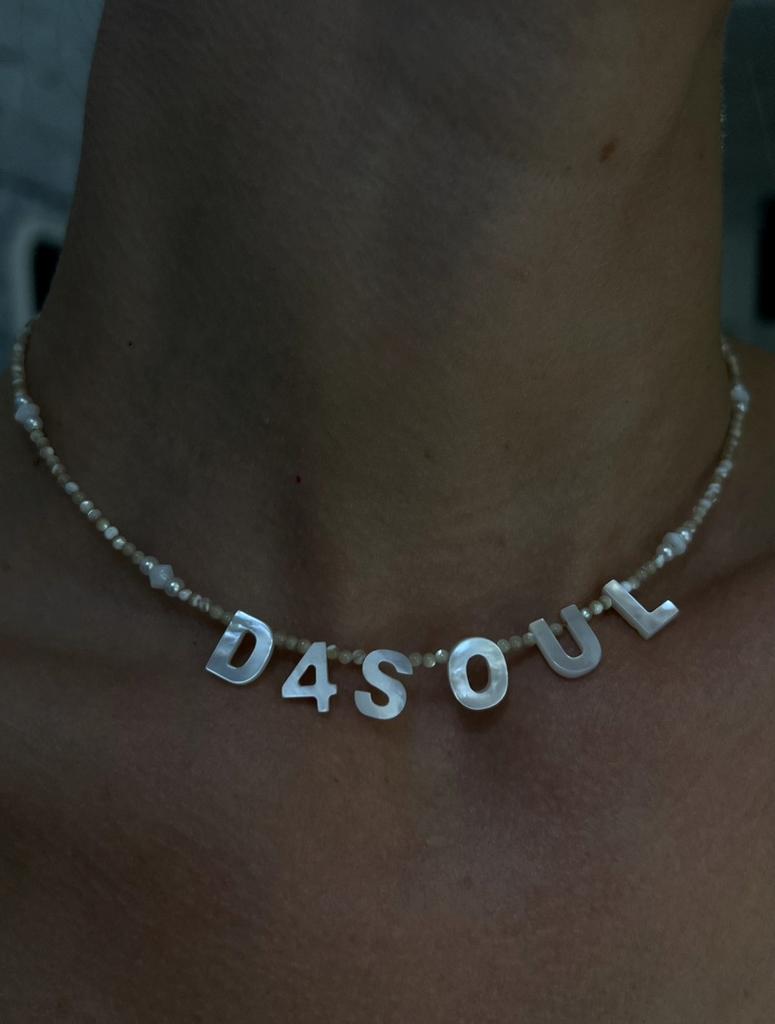 Чокер с брендом