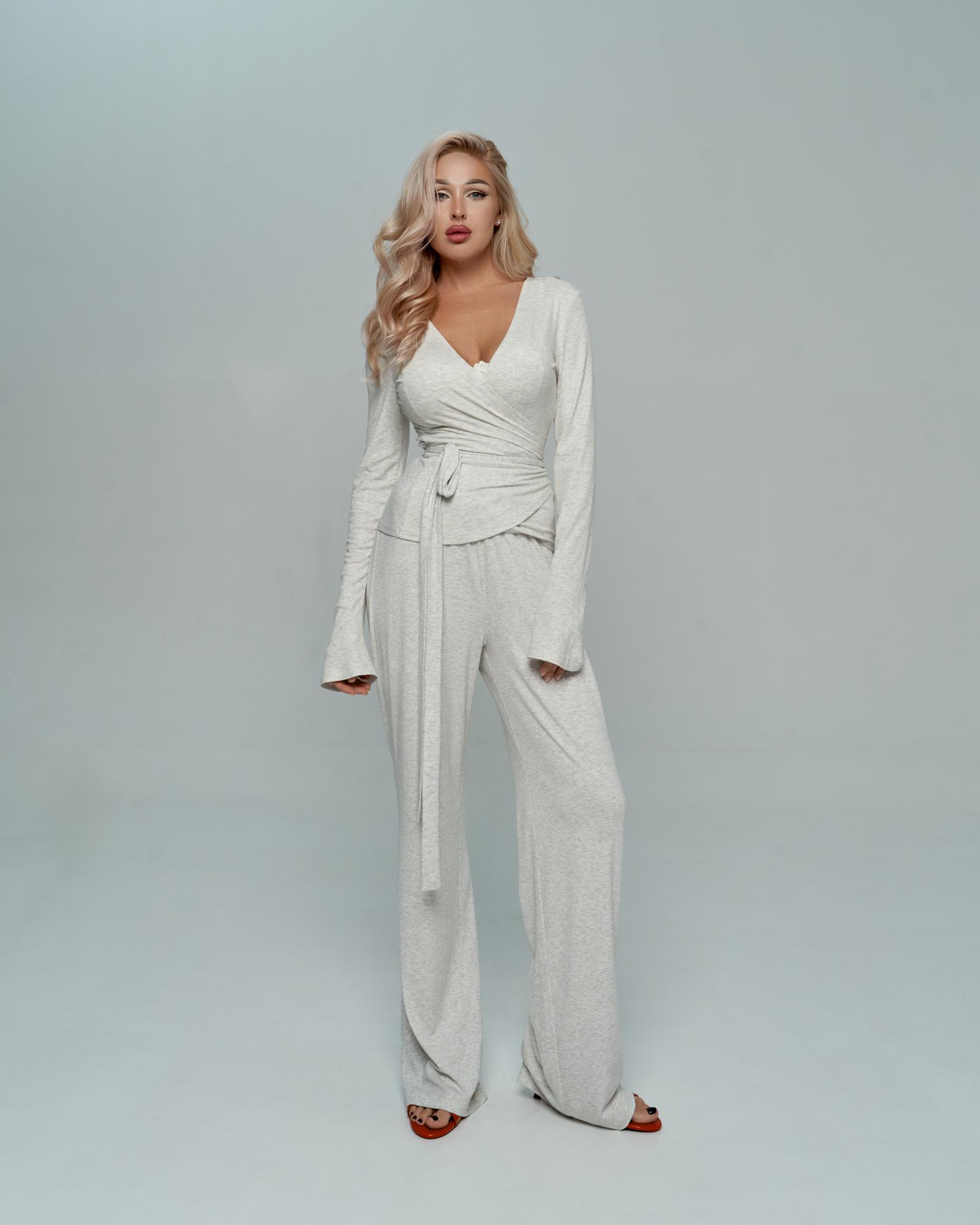 Лонгслив на запах серый лапша