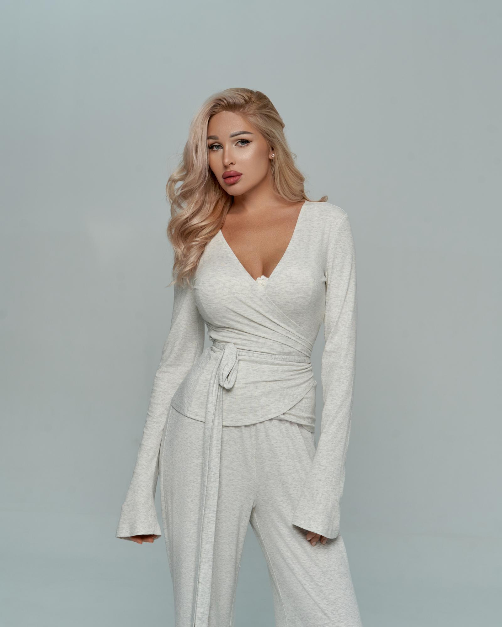 Лонгслив на запах серый лапша