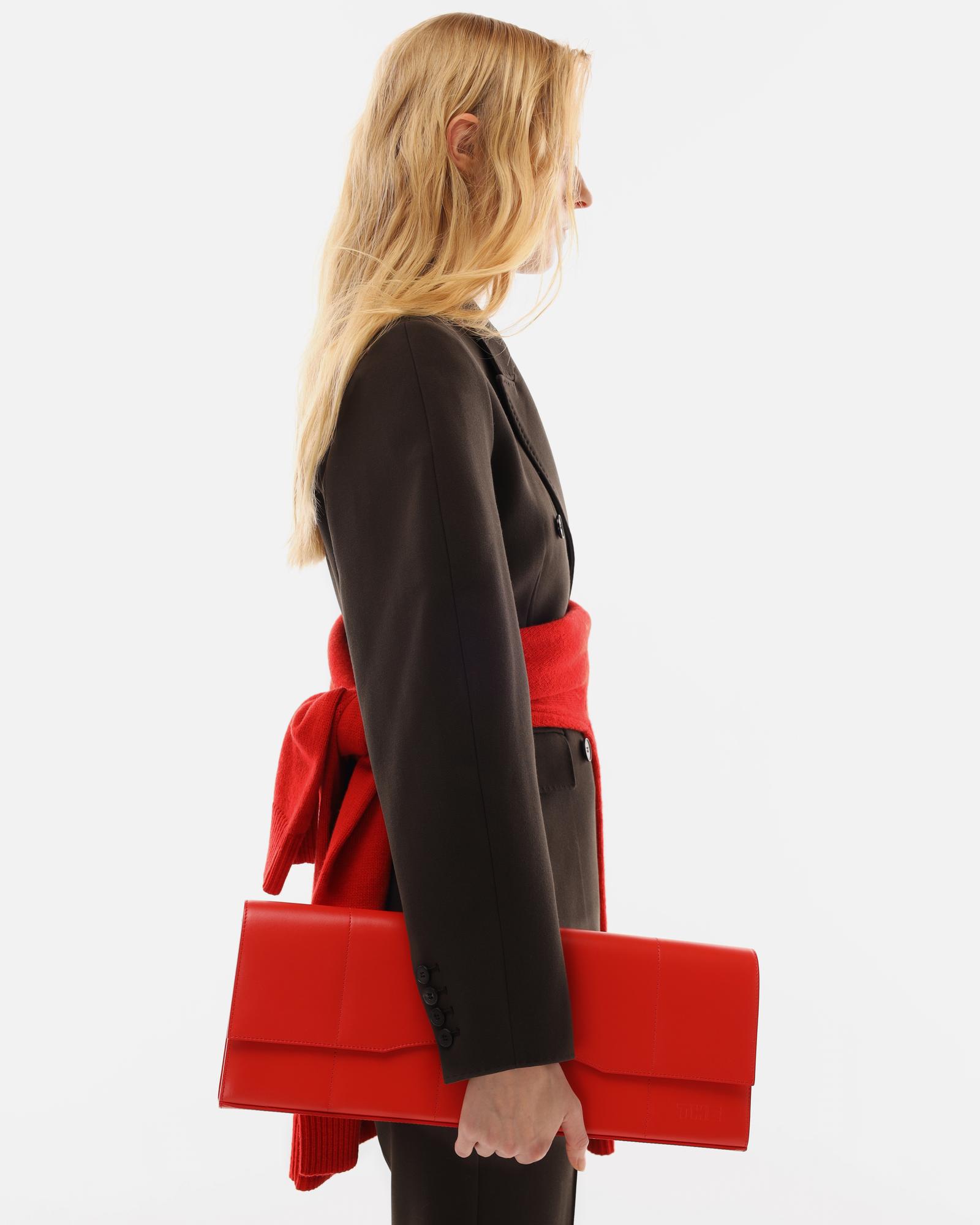 THE BAGUETTE RED LIPSTICK