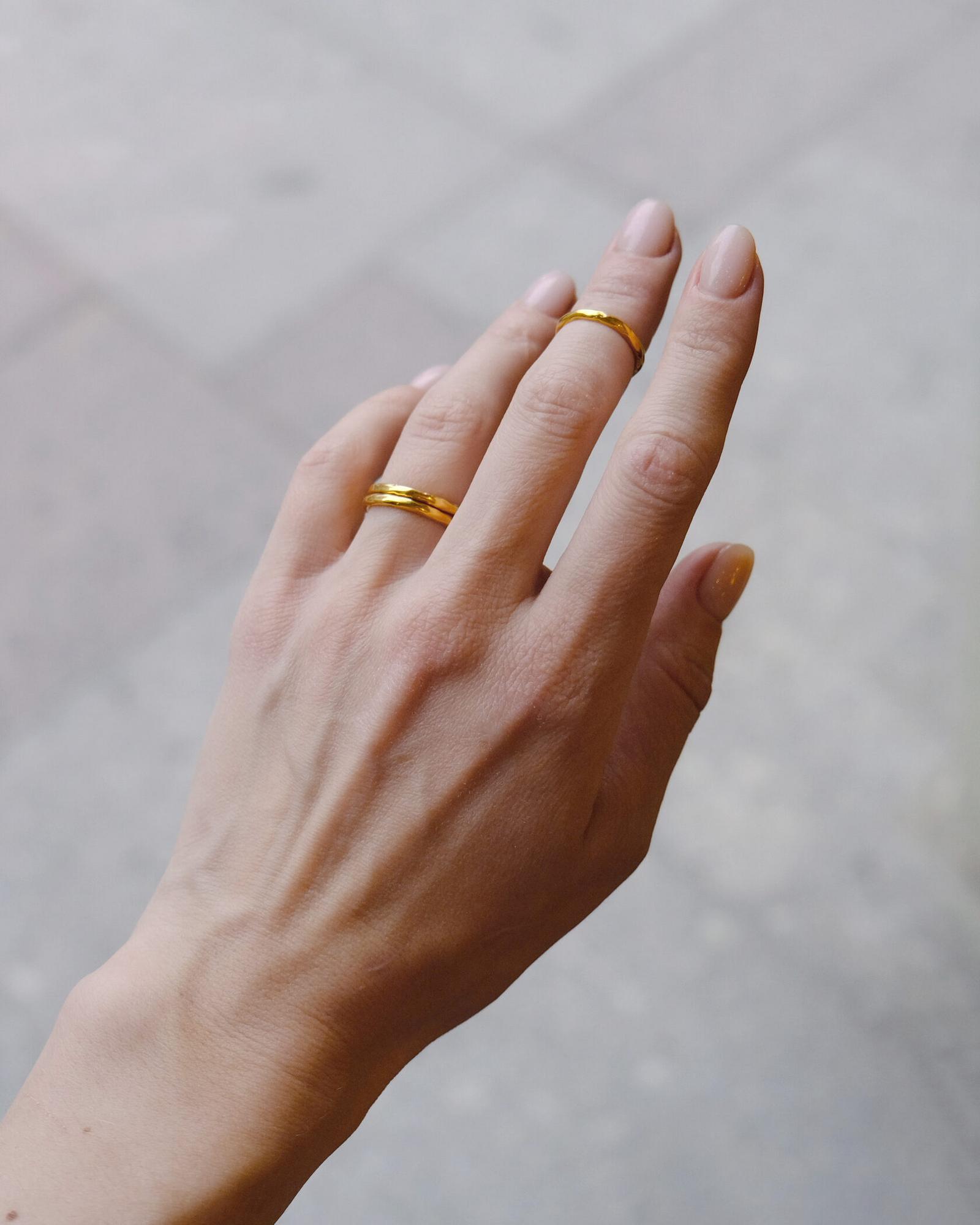 Кольцо битое тонкое S, позолота