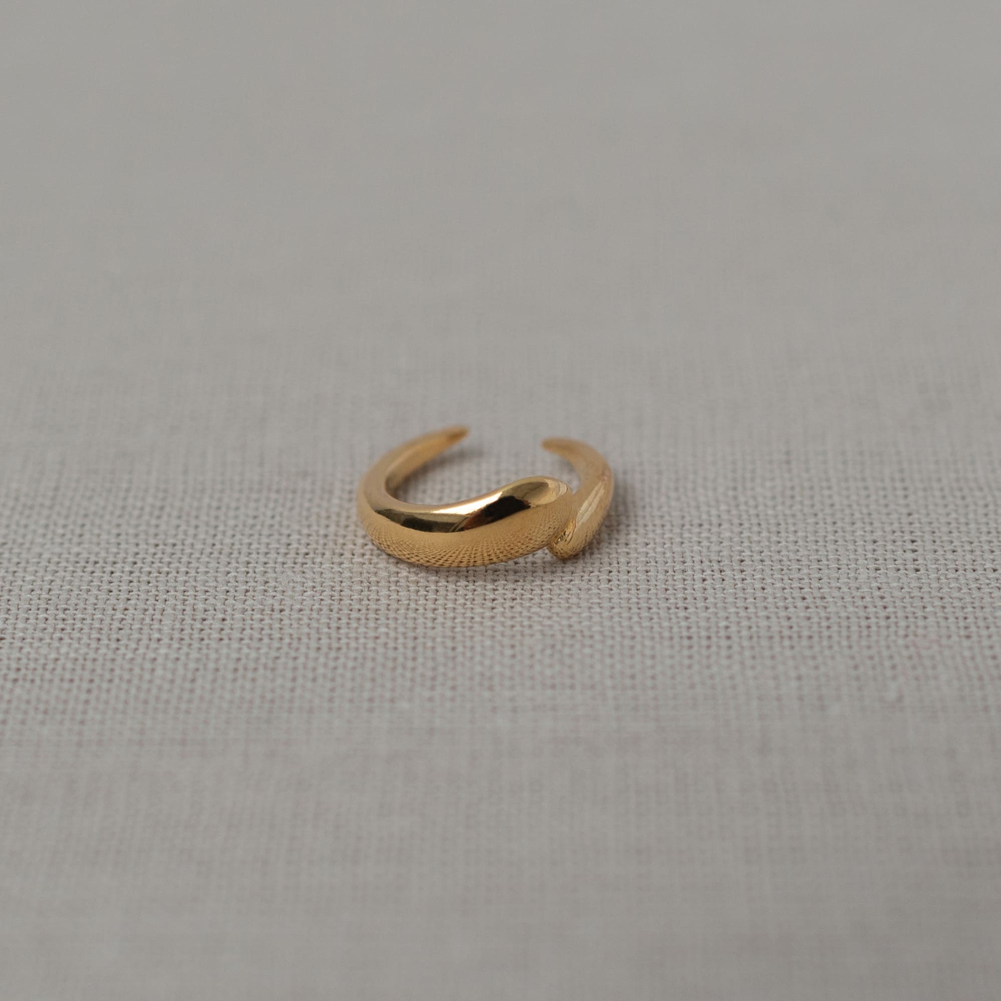 Кафф Объятия позолота - Abbraccio