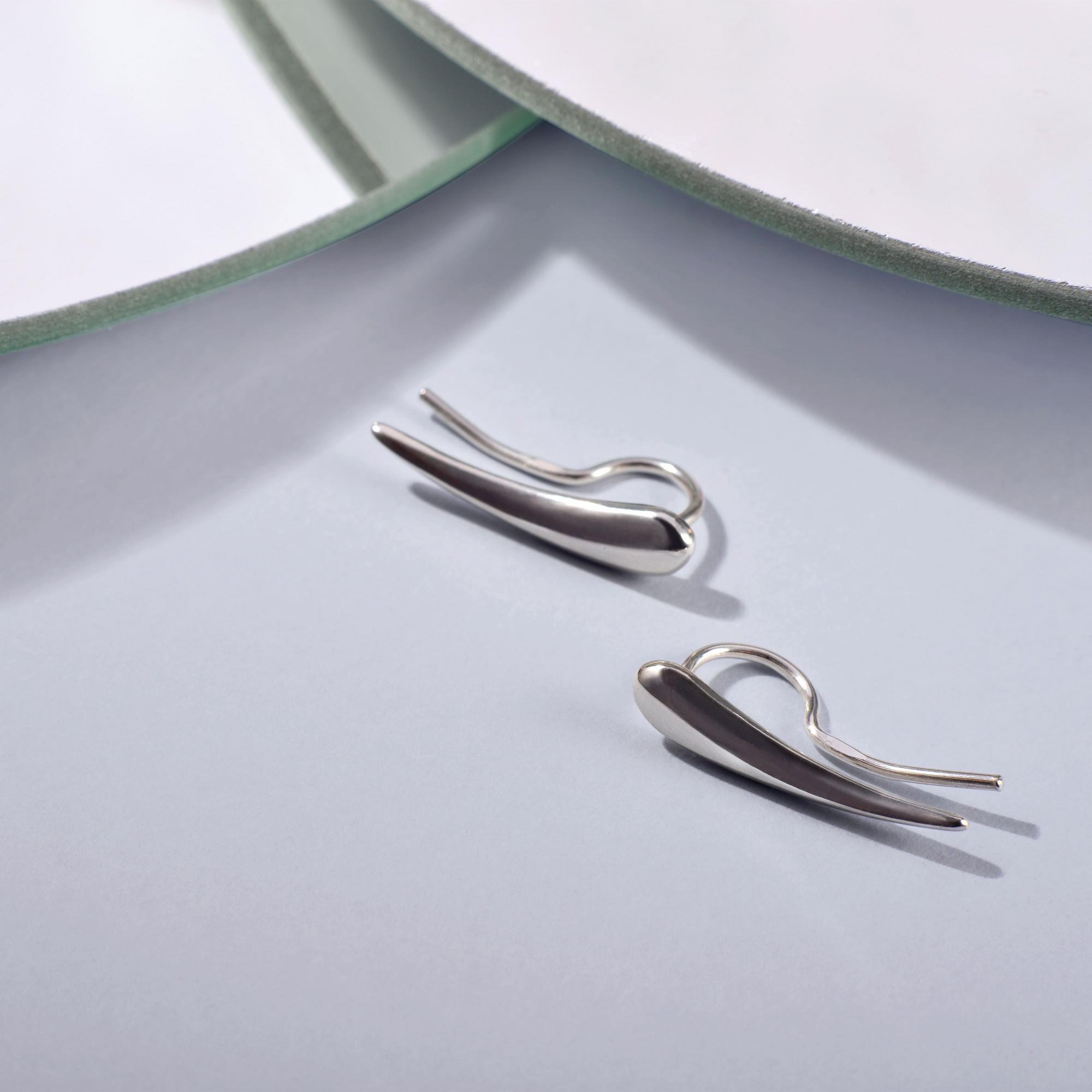 Клаймбер Большая запятая (Virgola grande) на левое ухо серебро