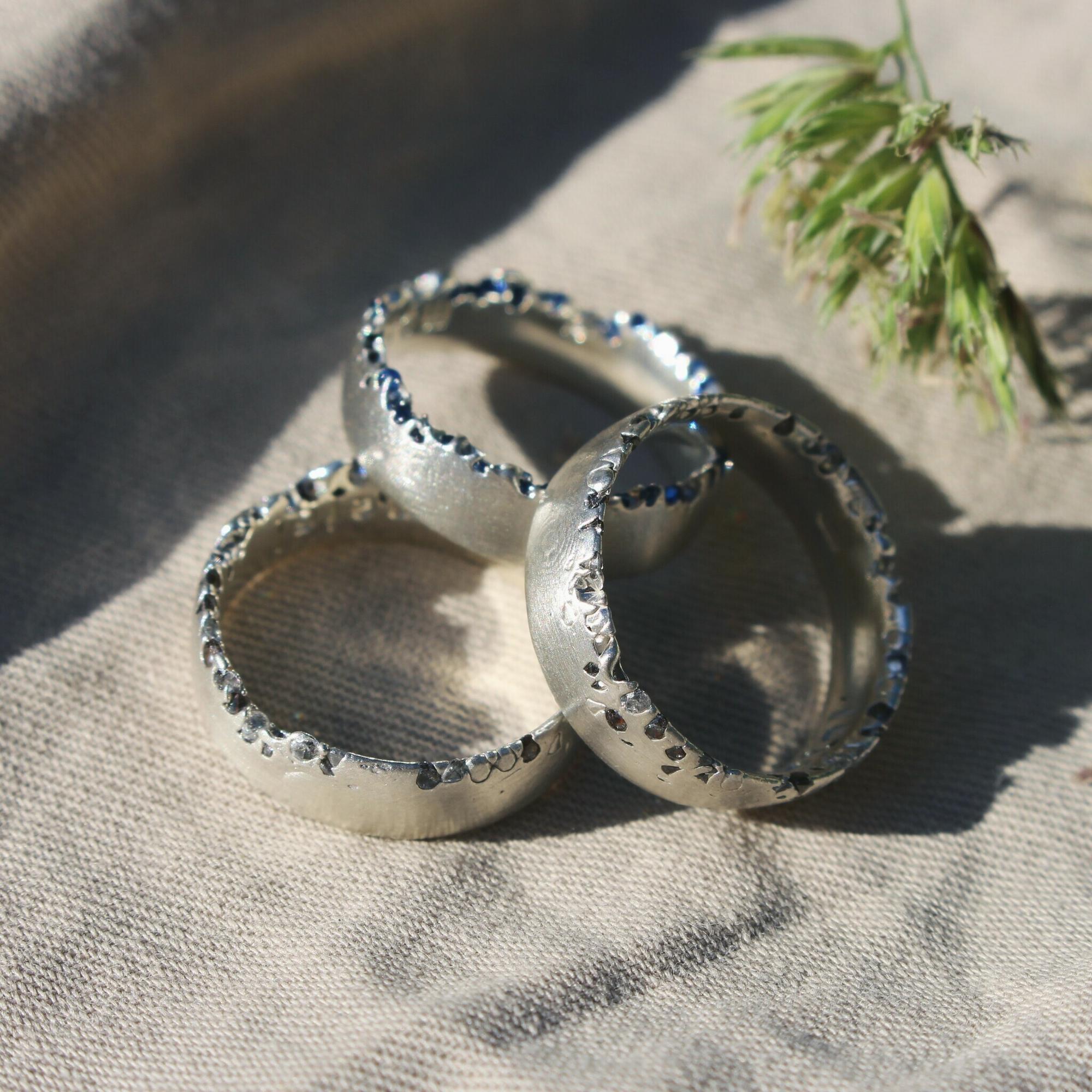 Кольцо Венец лесного короля с зелеными камнями