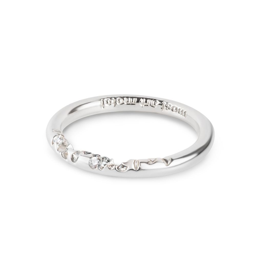 Кольцо с вплавленными прозрачными камнями