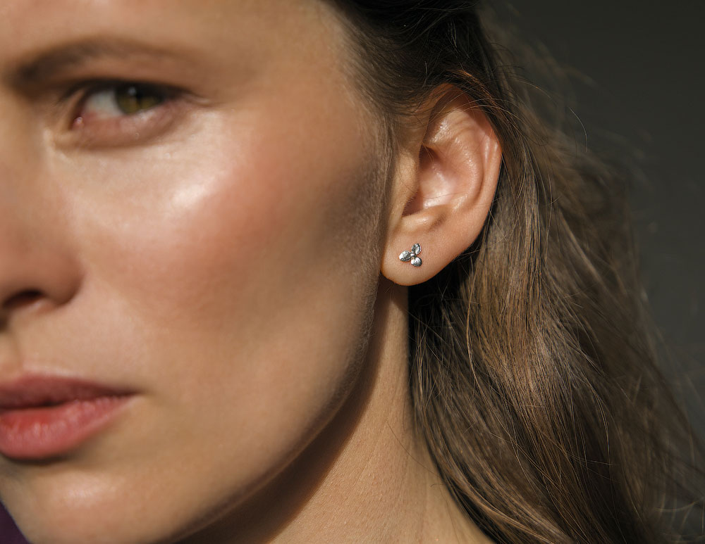 Пусеты Гортензия мини асимметрия