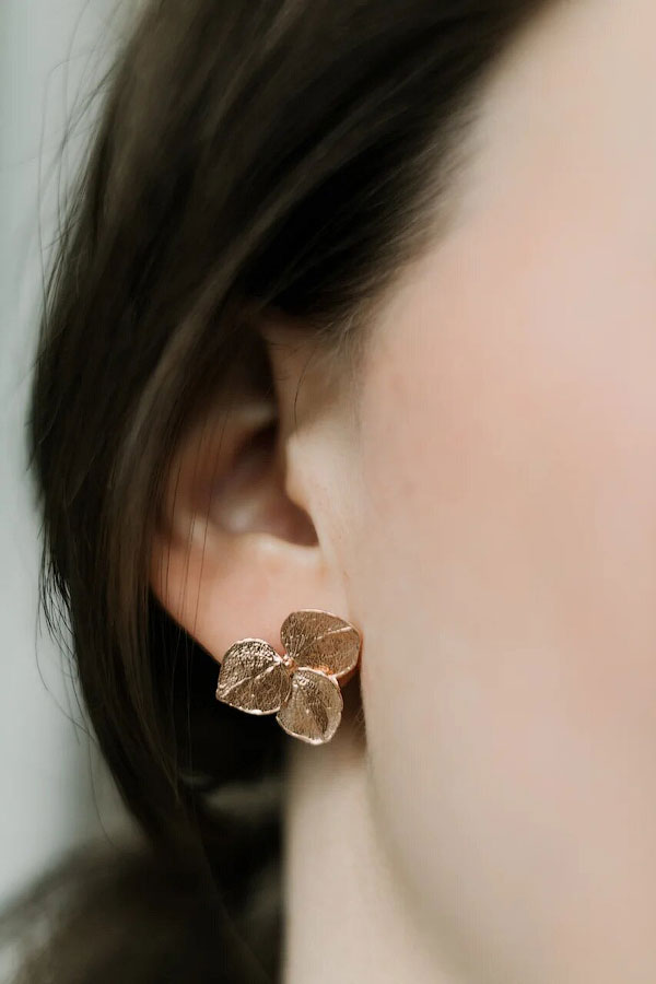 Пусеты Гортензия гранд 3 лепестка позолота