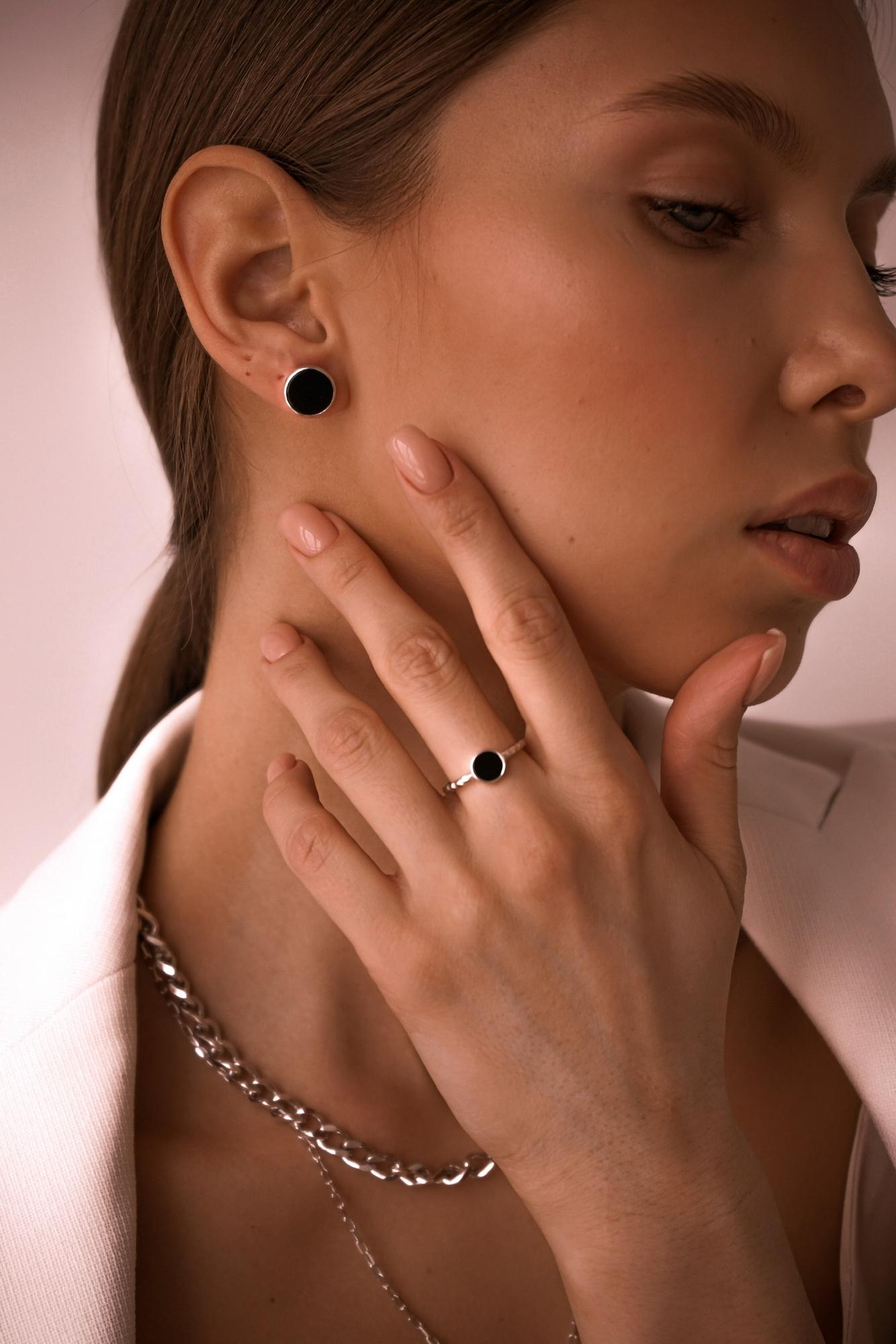 Серьги-пусеты с ониксом