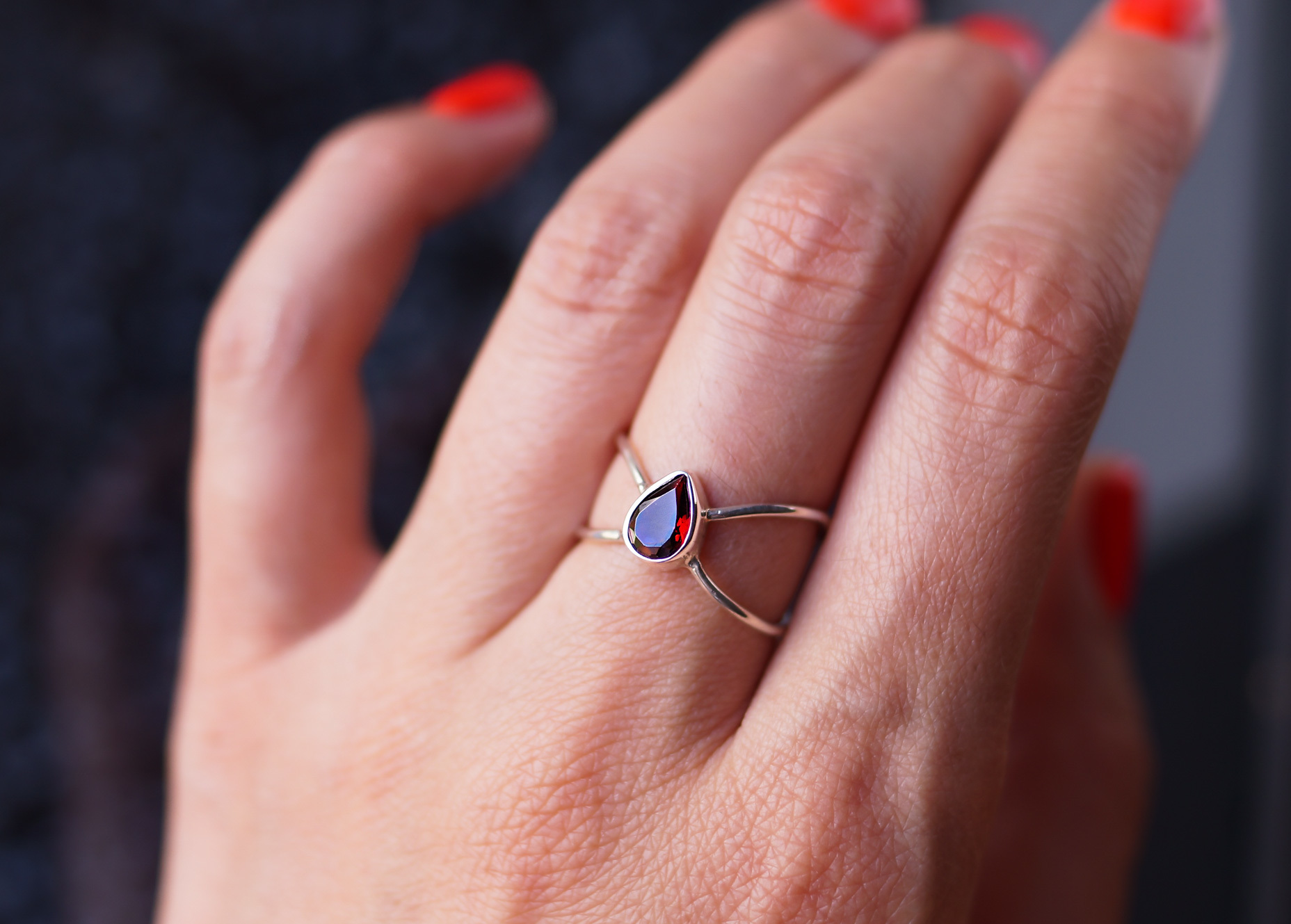 КОЛЬЦО БЕСКОНЕЧНОСТЬ С ГРАНАТОМ