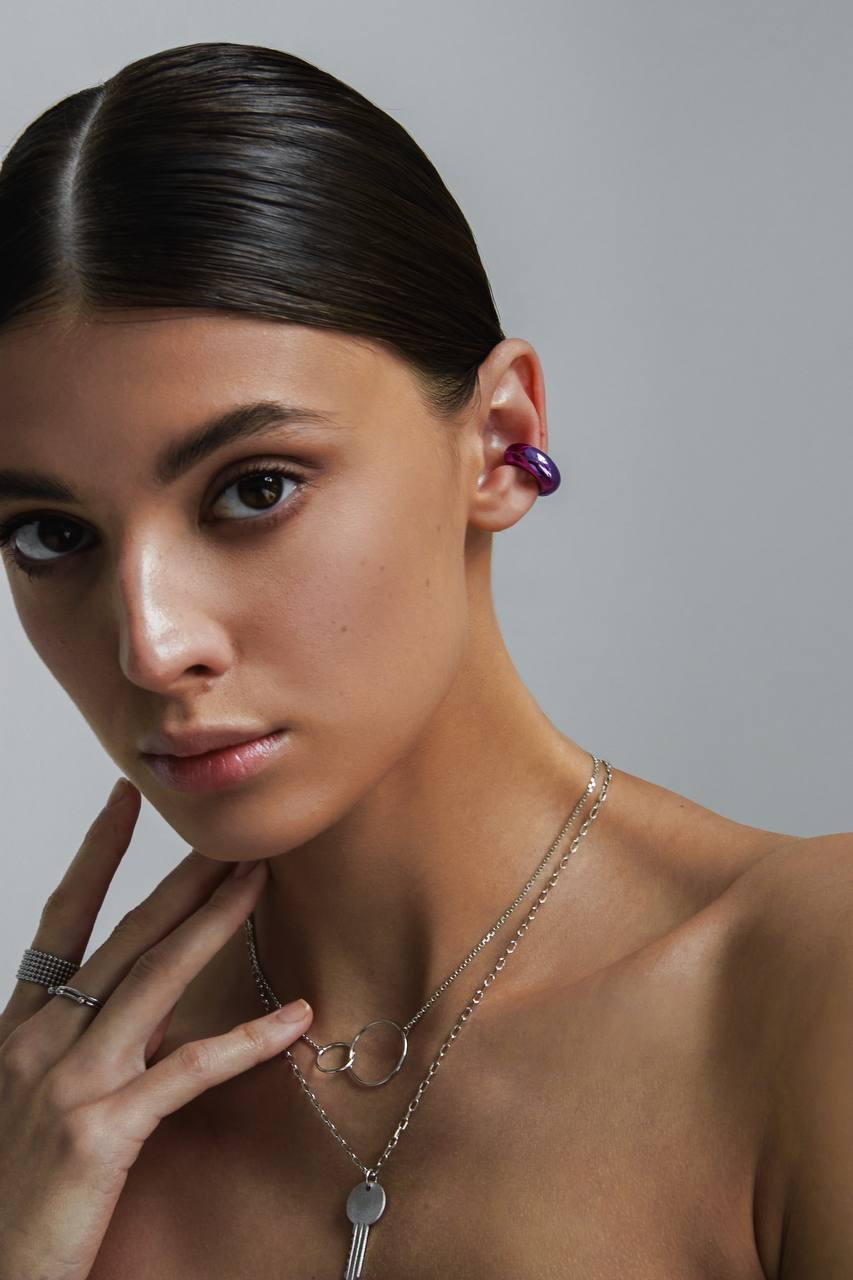 Серебряная серьга-кафф Баббл - Bubble, как бублик фиолетовый