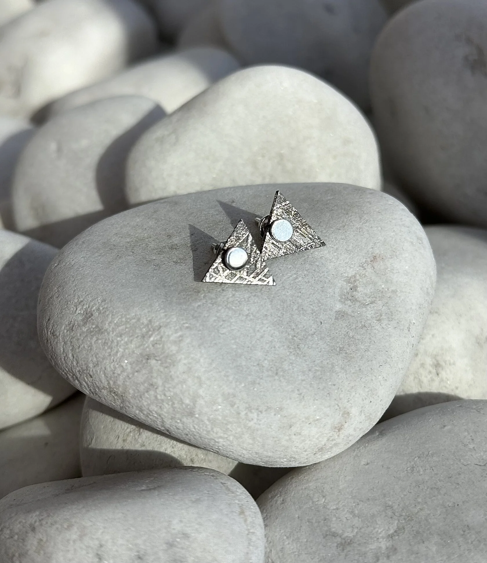 серьги - пусеты треугольники СЕРЕБРО - SILVER