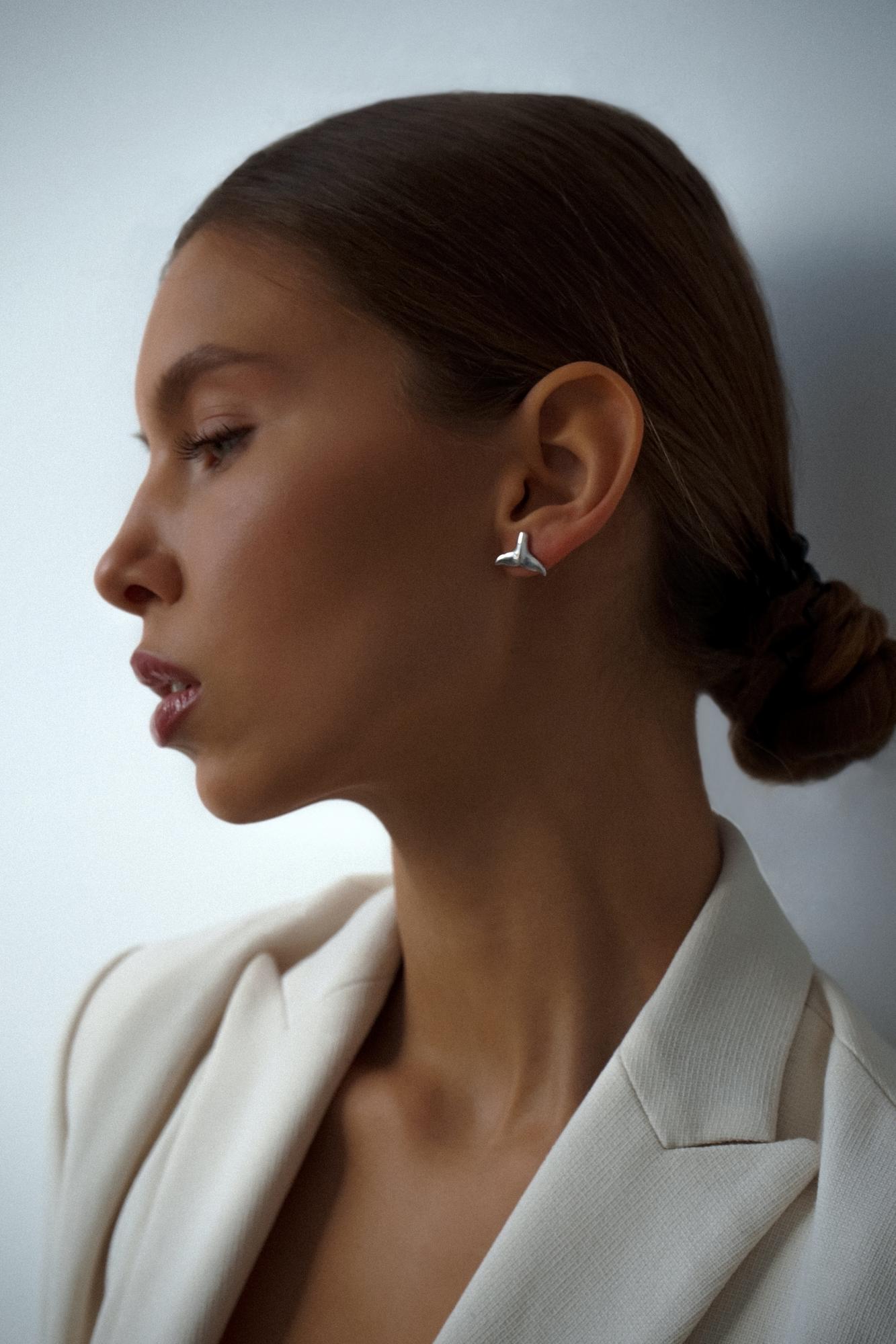 Серебряные серьги-пусеты кит Океан - Ocean