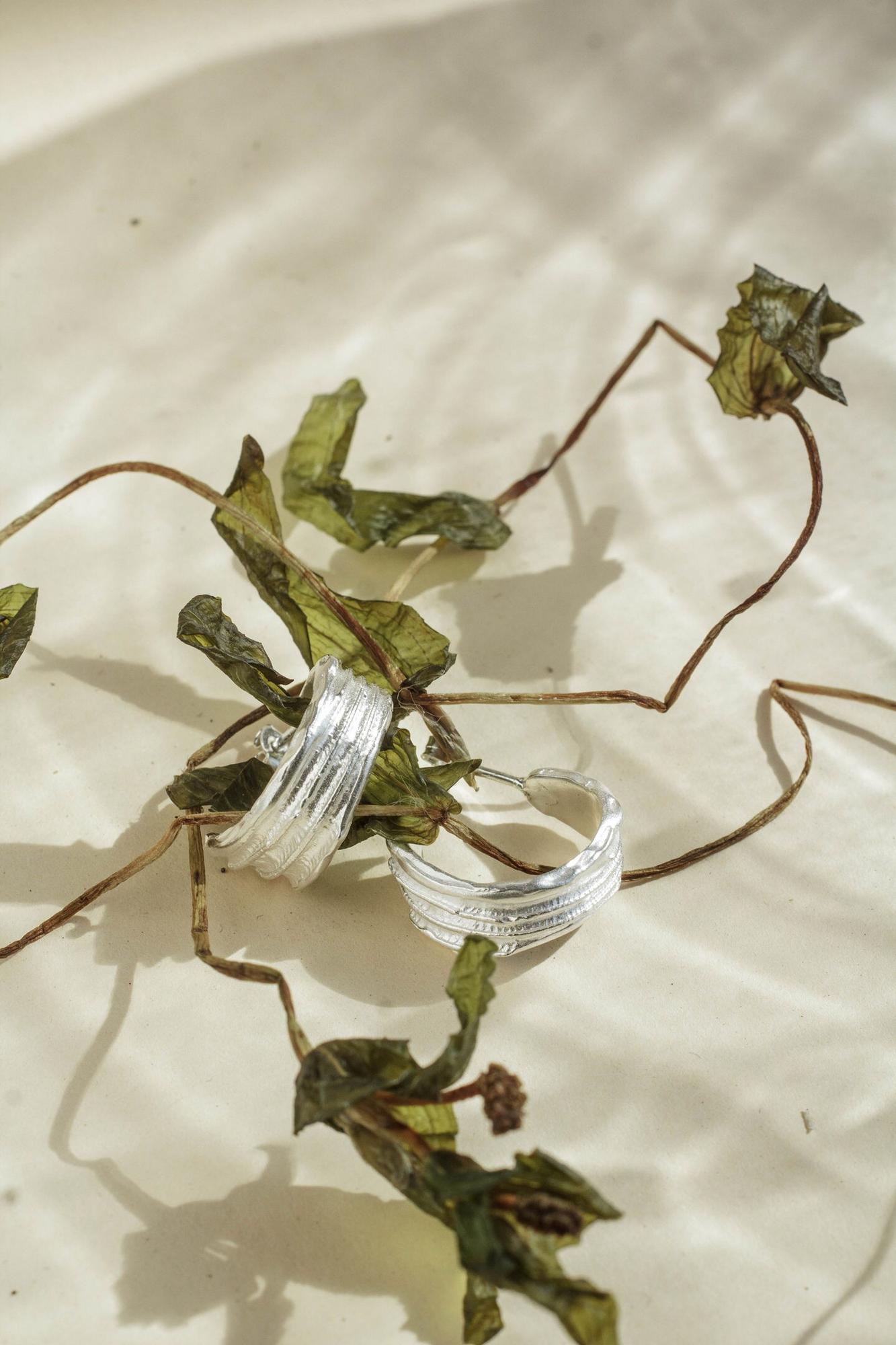 Серьги-конго с фактурой ракушки рифленые