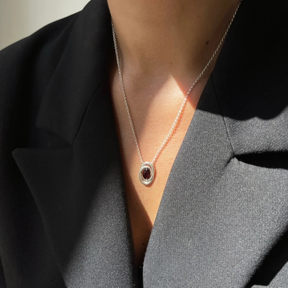 Колье из натурального янтаря N20041SV