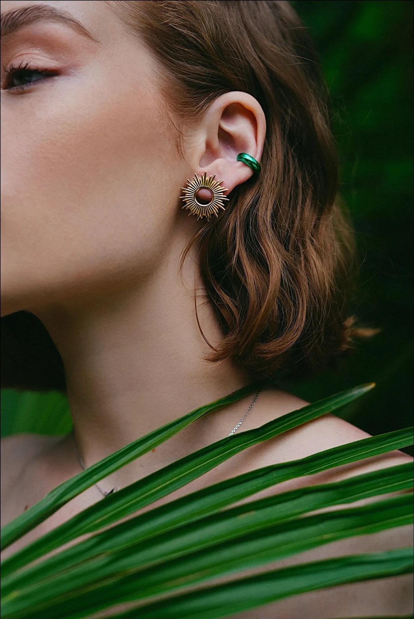 Серебряные серьги-пусеты Солнце - Helios с позолотой